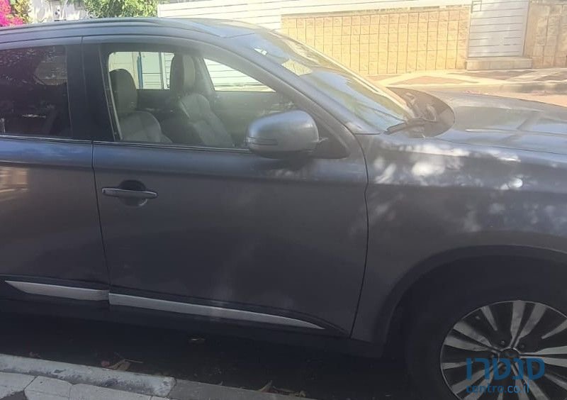 2019' Mitsubishi Outlander מיצובישי אאוטלנדר photo #1