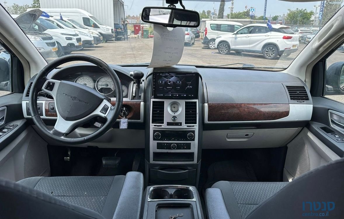 2011' Chrysler Grand Voyager קרייזלר גראנד וויאג'ר photo #6
