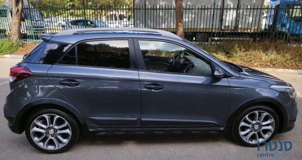 2016' Hyundai i20 יונדאי קרוס photo #3