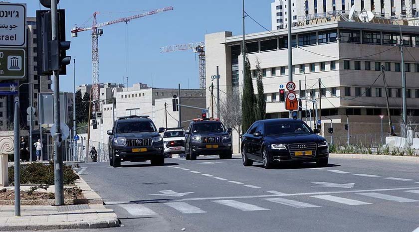 Правительство решило купить для министров бронированные автомобили