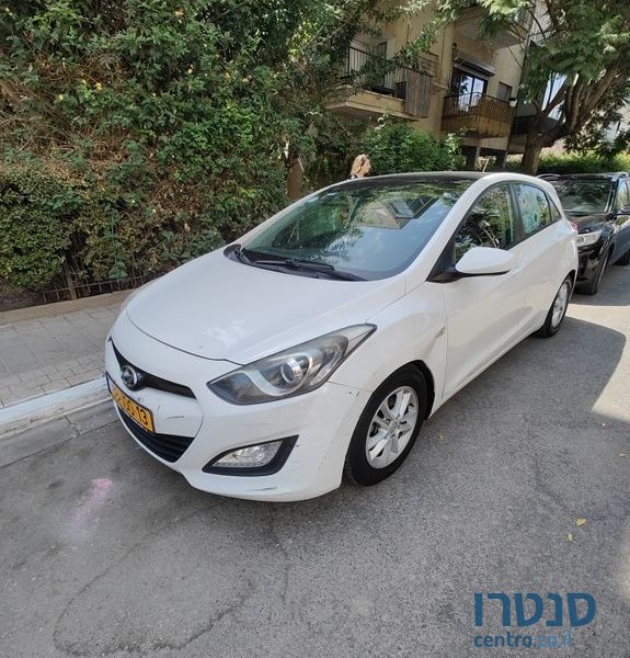 2012' Hyundai i30 יונדאי photo #3