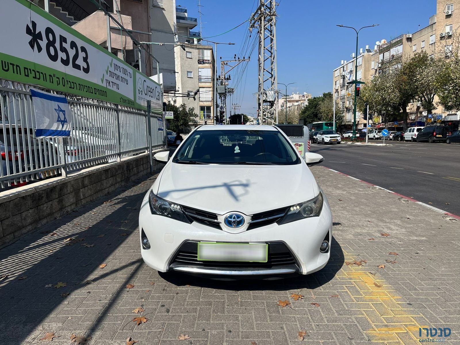 2015' Toyota Auris photo #3
