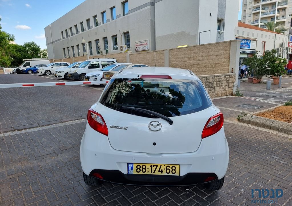 2010' Mazda 2 מאזדה photo #3