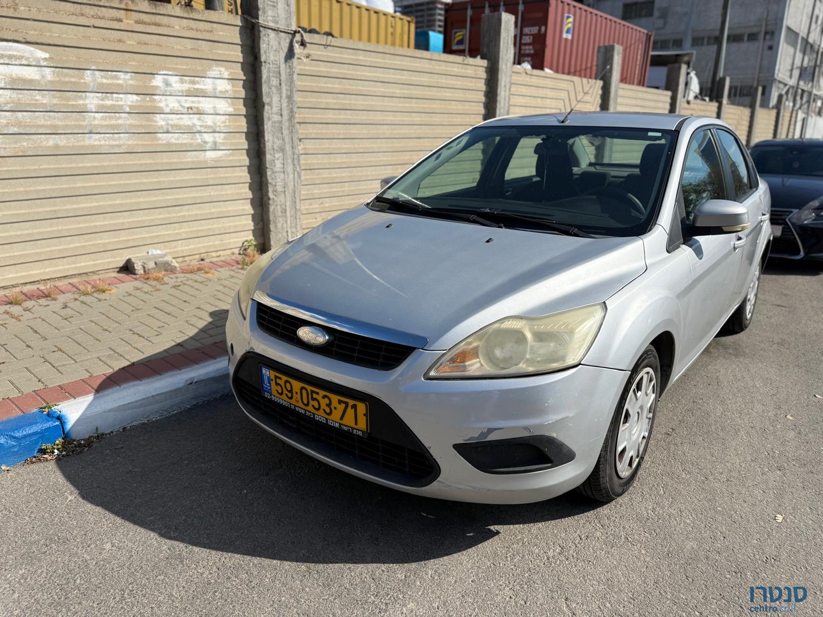 2011' Ford Focus photo #1