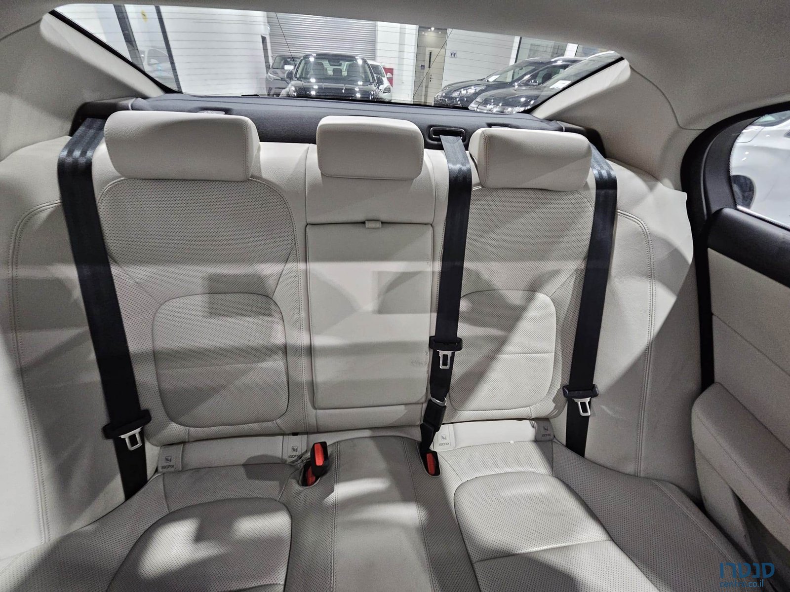 2022' Jaguar XE photo #7