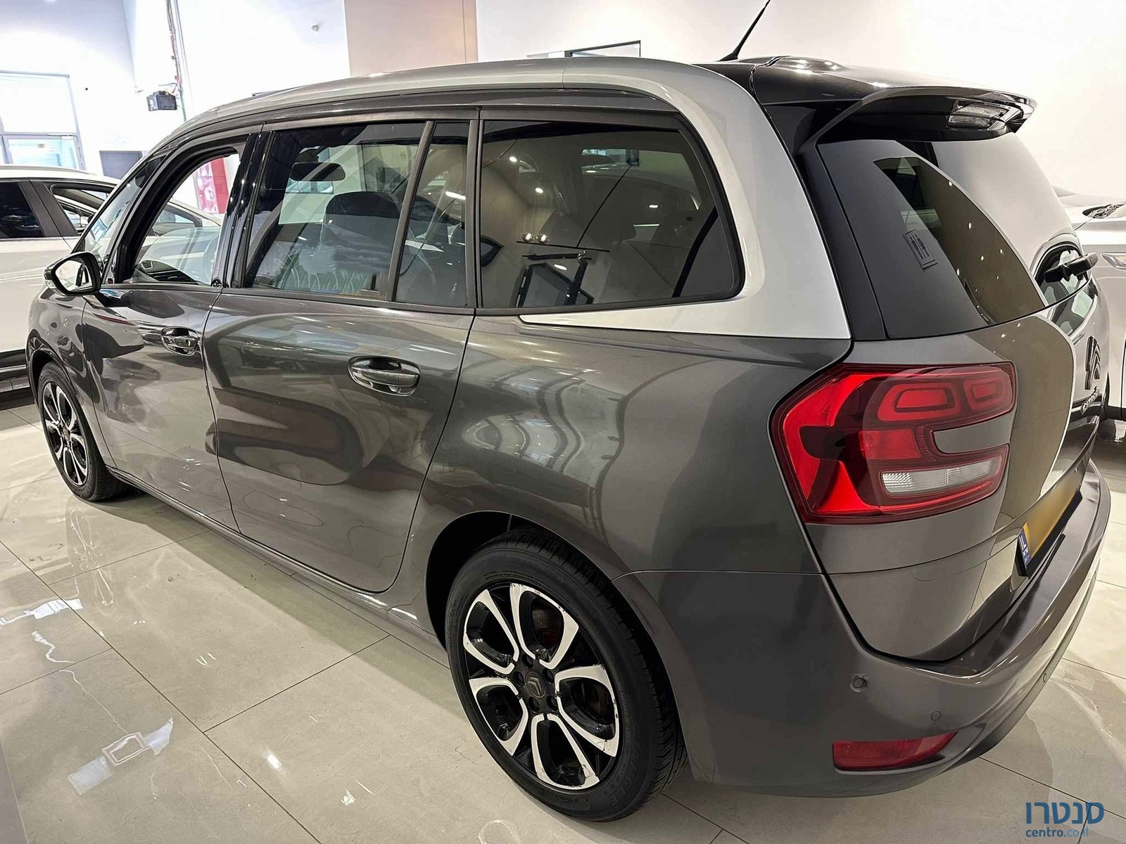 2020' Citroen C4 SpaceTourer photo #4