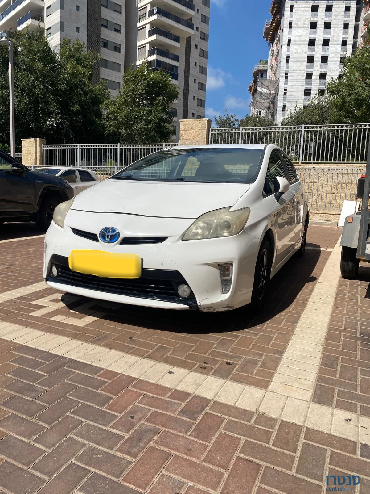 2013' Toyota Prius טויוטה פריוס photo #1
