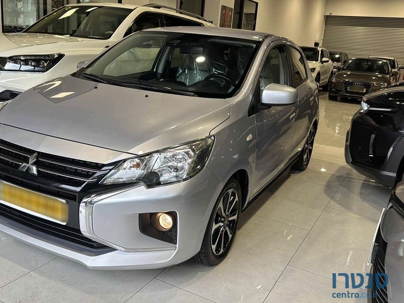 2022' Mitsubishi Space Star photo #1
