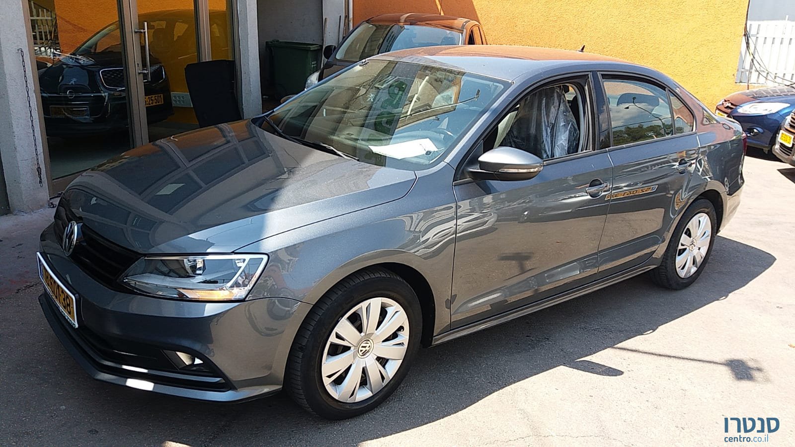 2015' Volkswagen Jetta photo #1