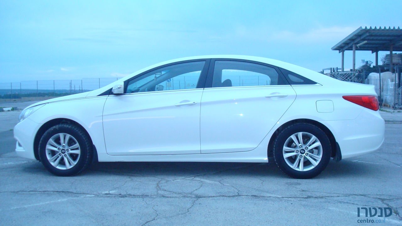 2011' Hyundai Sonata photo #7