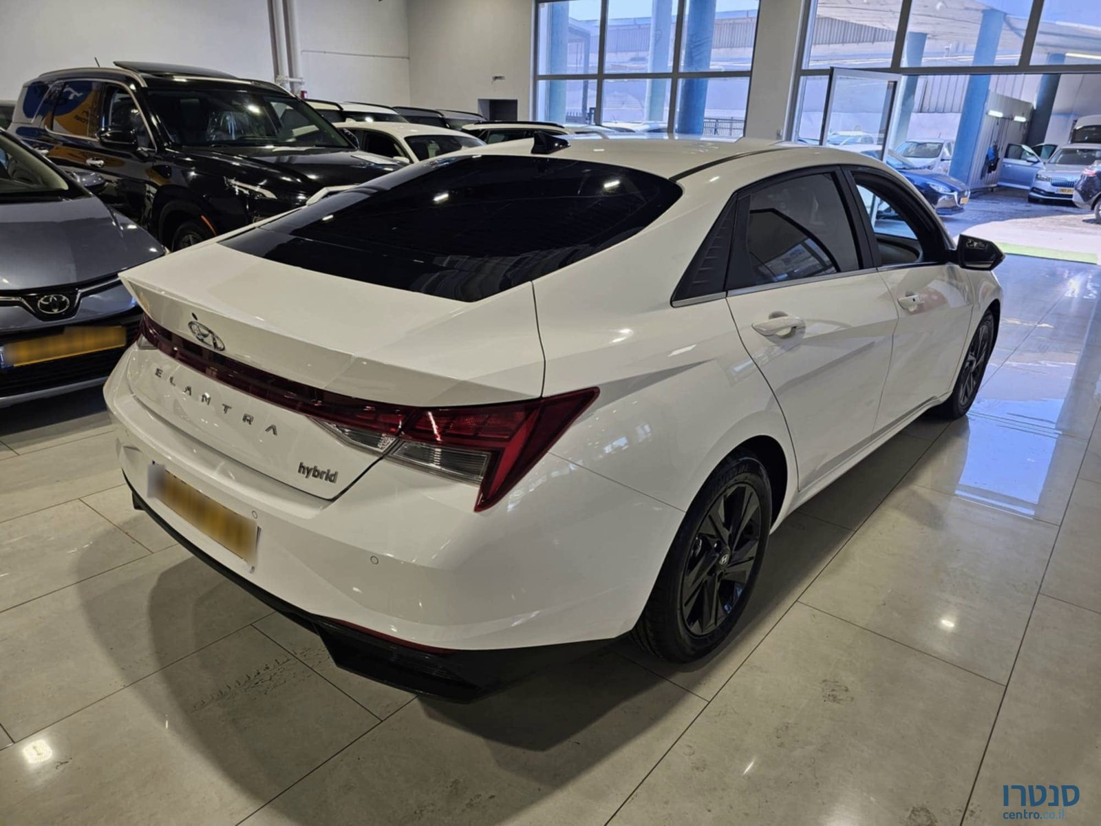 2023' Hyundai Elantra photo #3