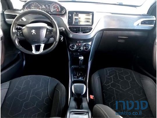 2014' Peugeot 2008 photo #4