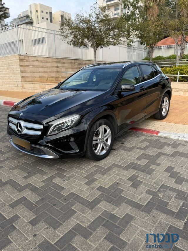 2017' Mercedes-Benz GLA מרצדס-בנץ photo #1