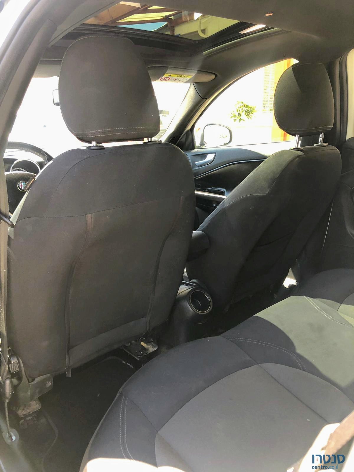 2015' Alfa Romeo Giulietta photo #6