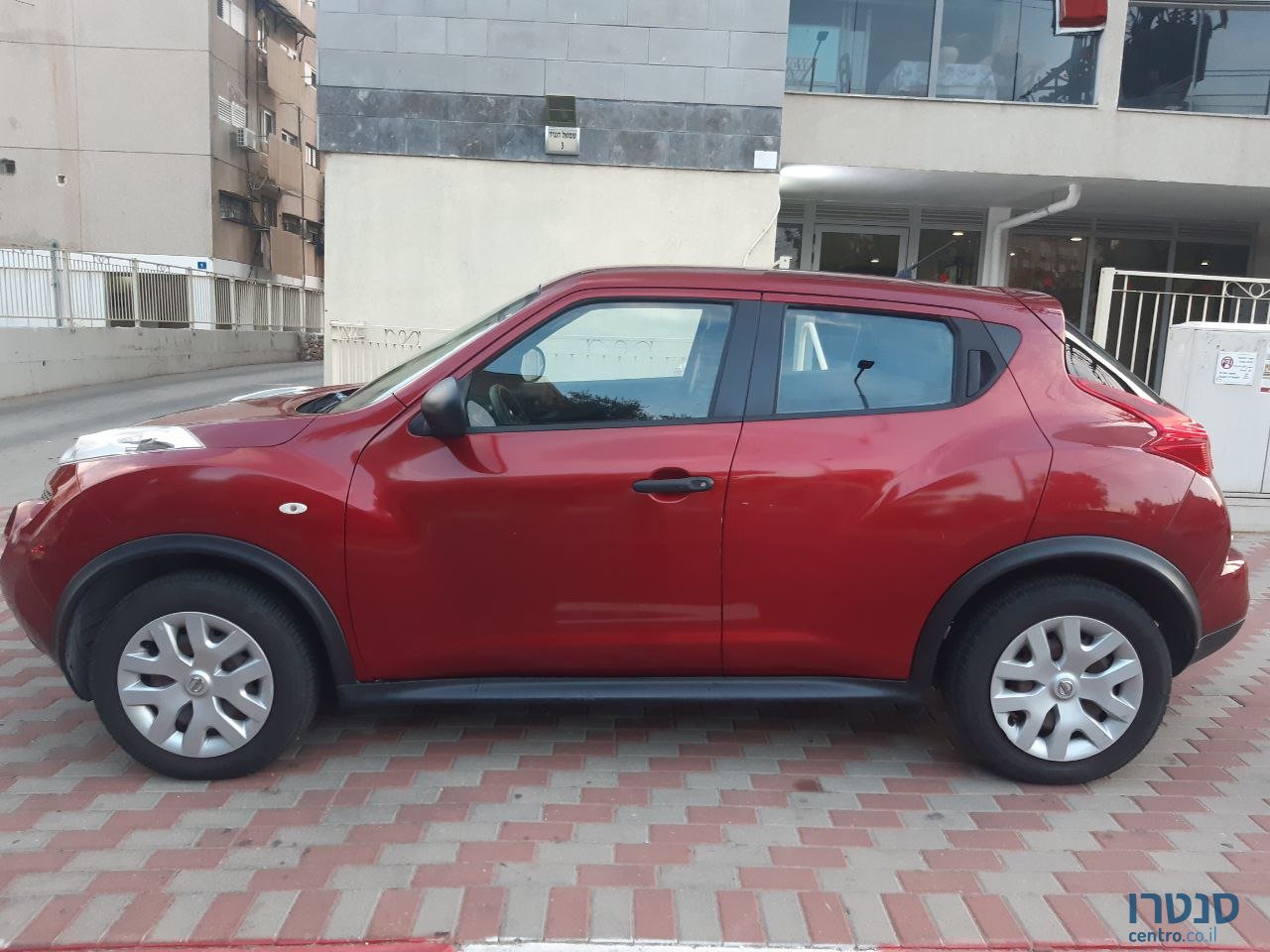 2013' Nissan Juke photo #3
