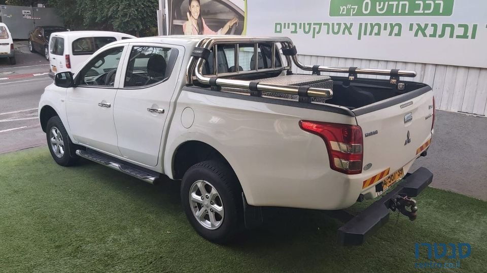 2016' Mitsubishi L 200 photo #2