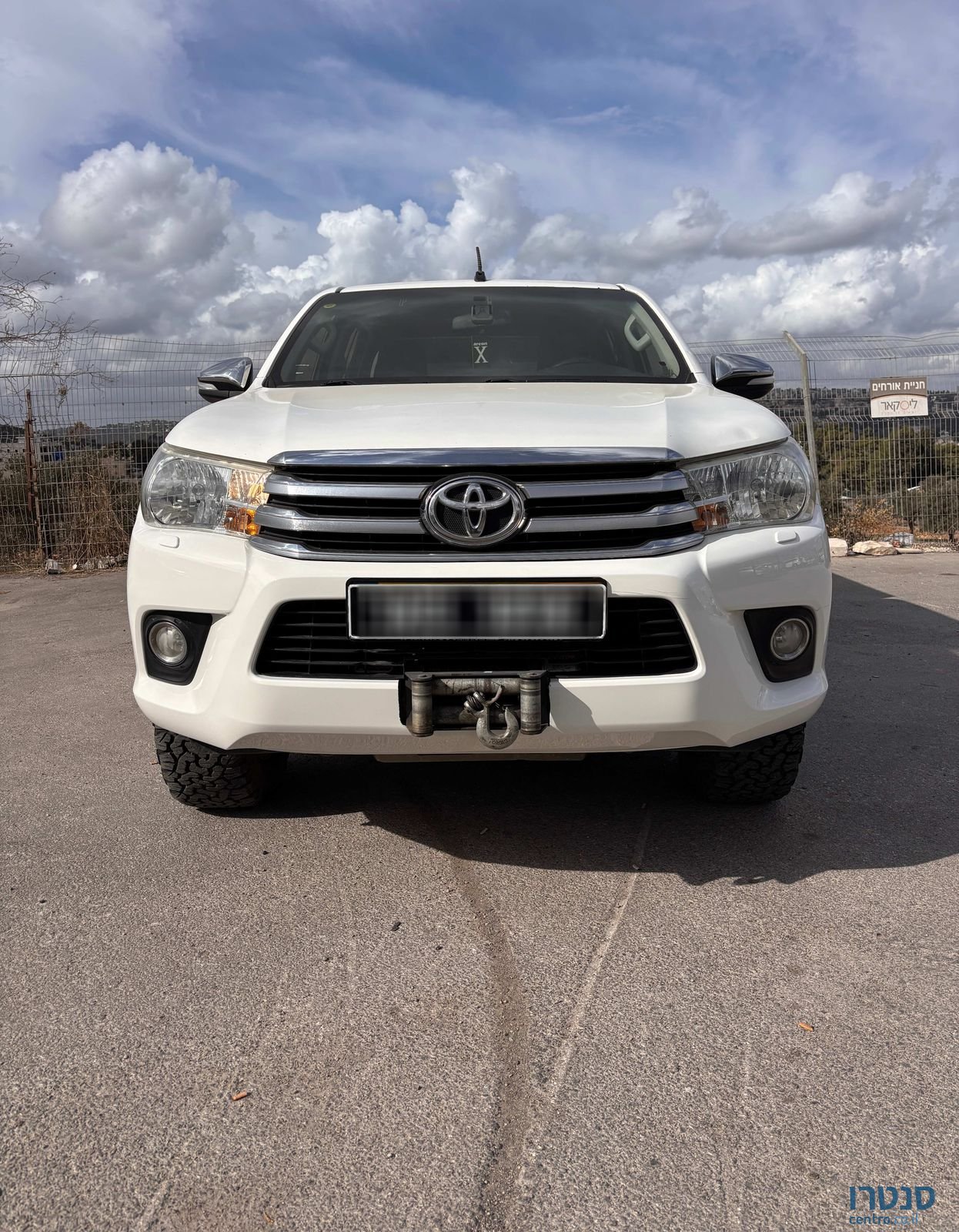2017' Toyota Hilux טויוטה היילקס photo #2