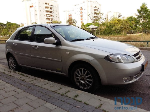 2007' Chevrolet Optra photo #4