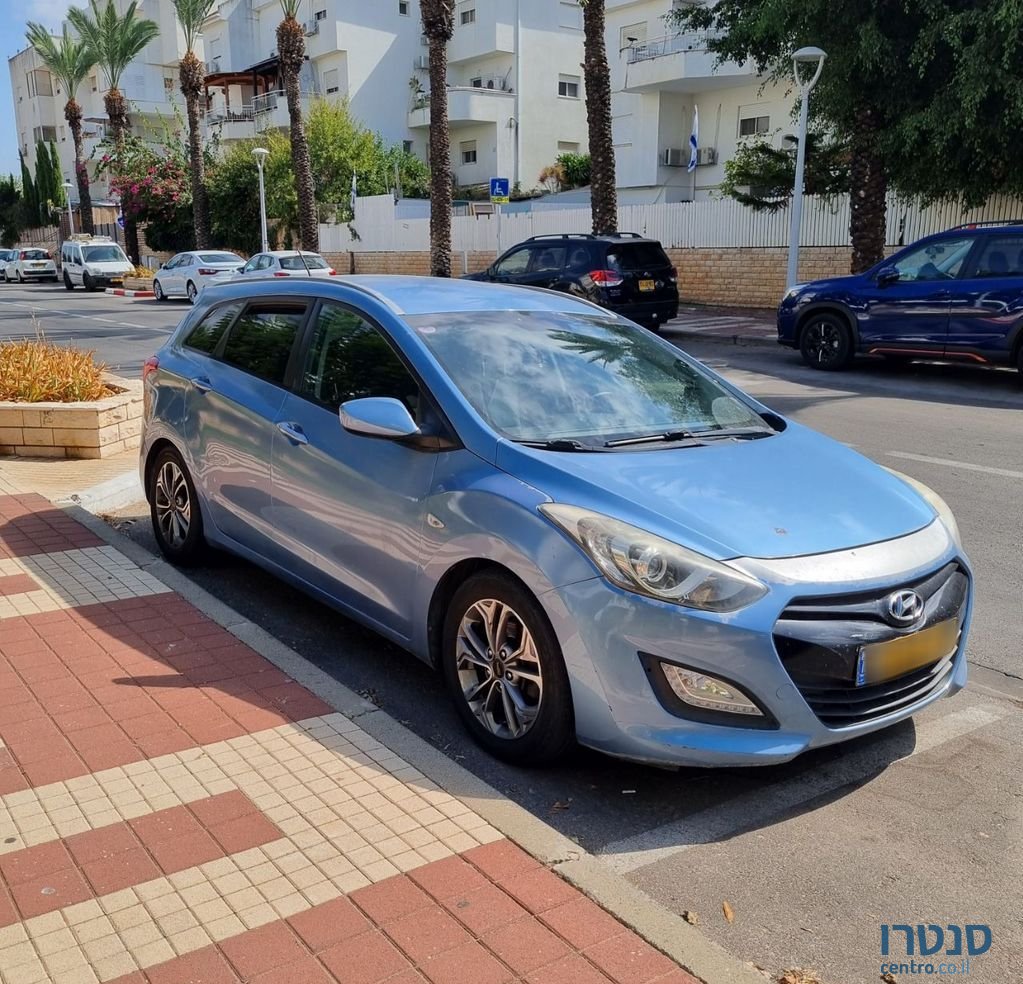 2013' Hyundai i30 יונדאי photo #1