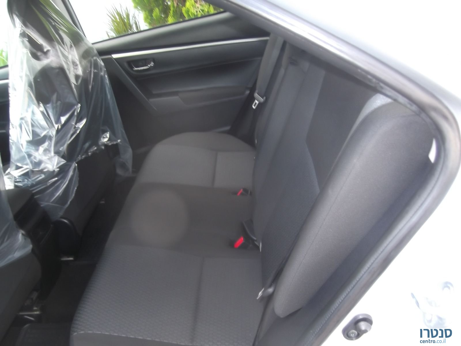 2015' Toyota Corolla SUN photo #3