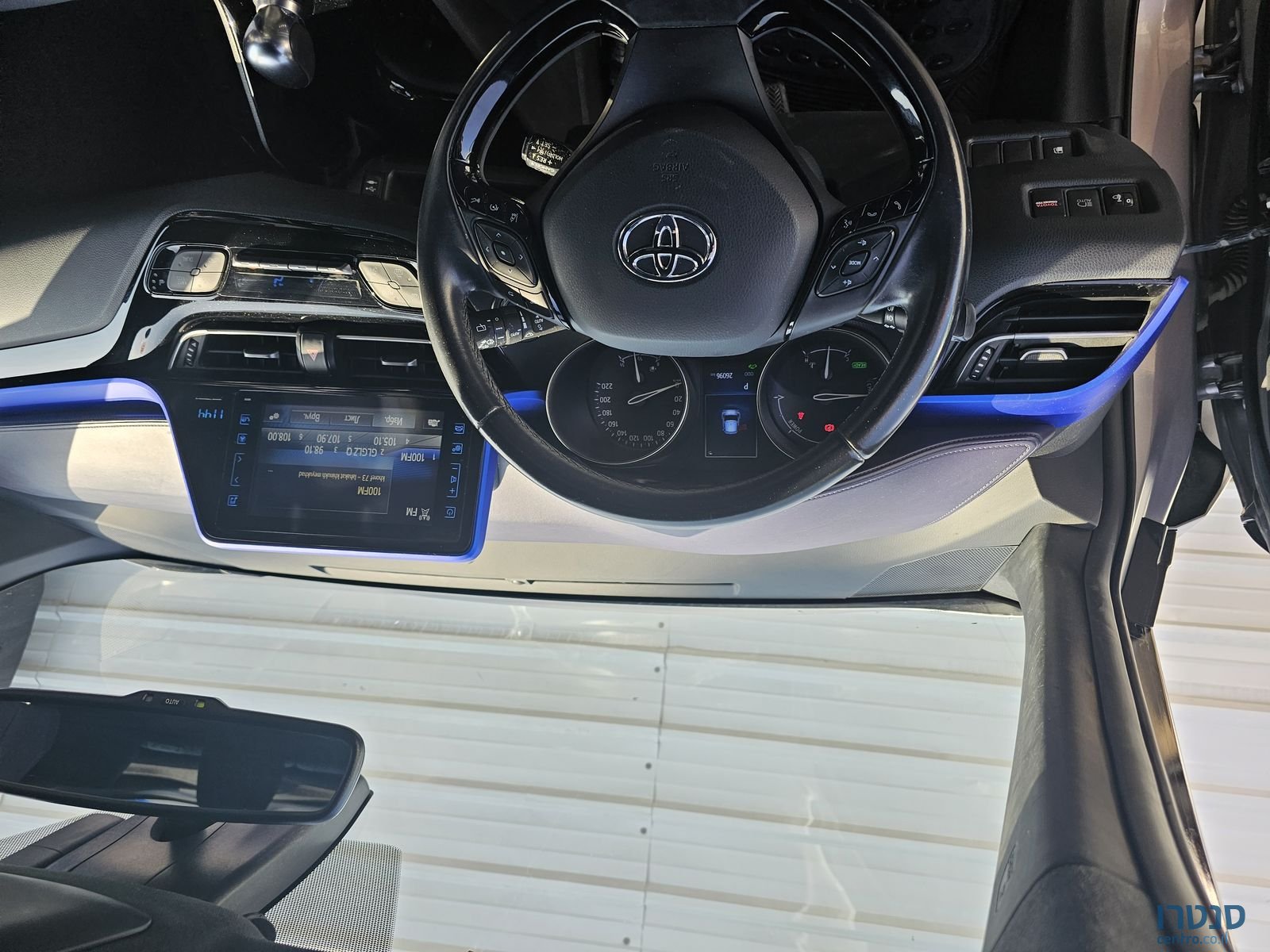 2018' Toyota C-HR טויוטה photo #3