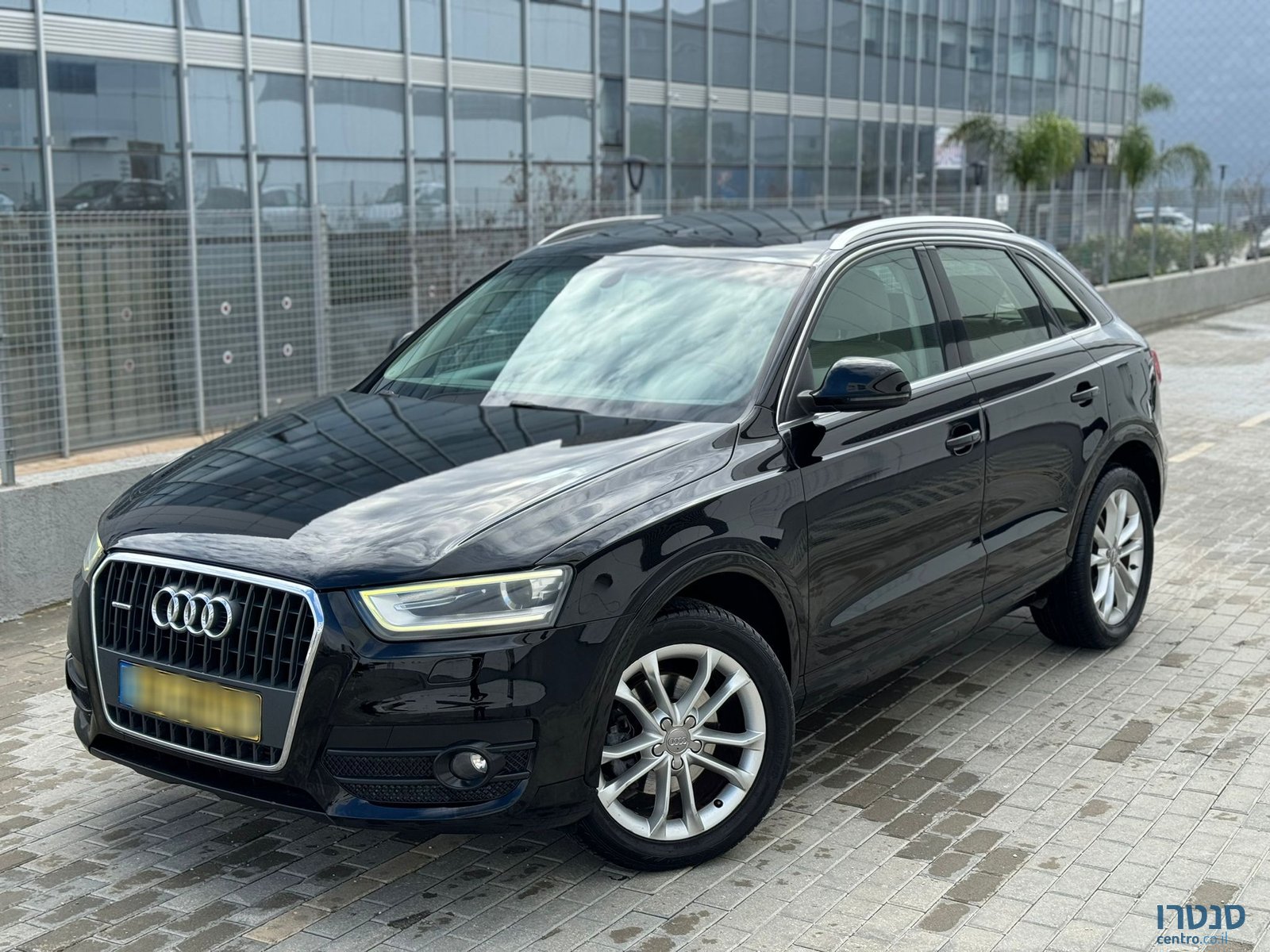 2016' Audi Q3 photo #1