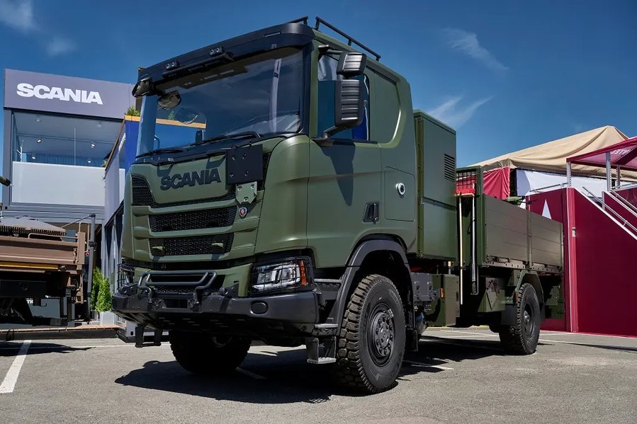 Компания Scania раскрыла подробности инновационных армейских грузовиков
