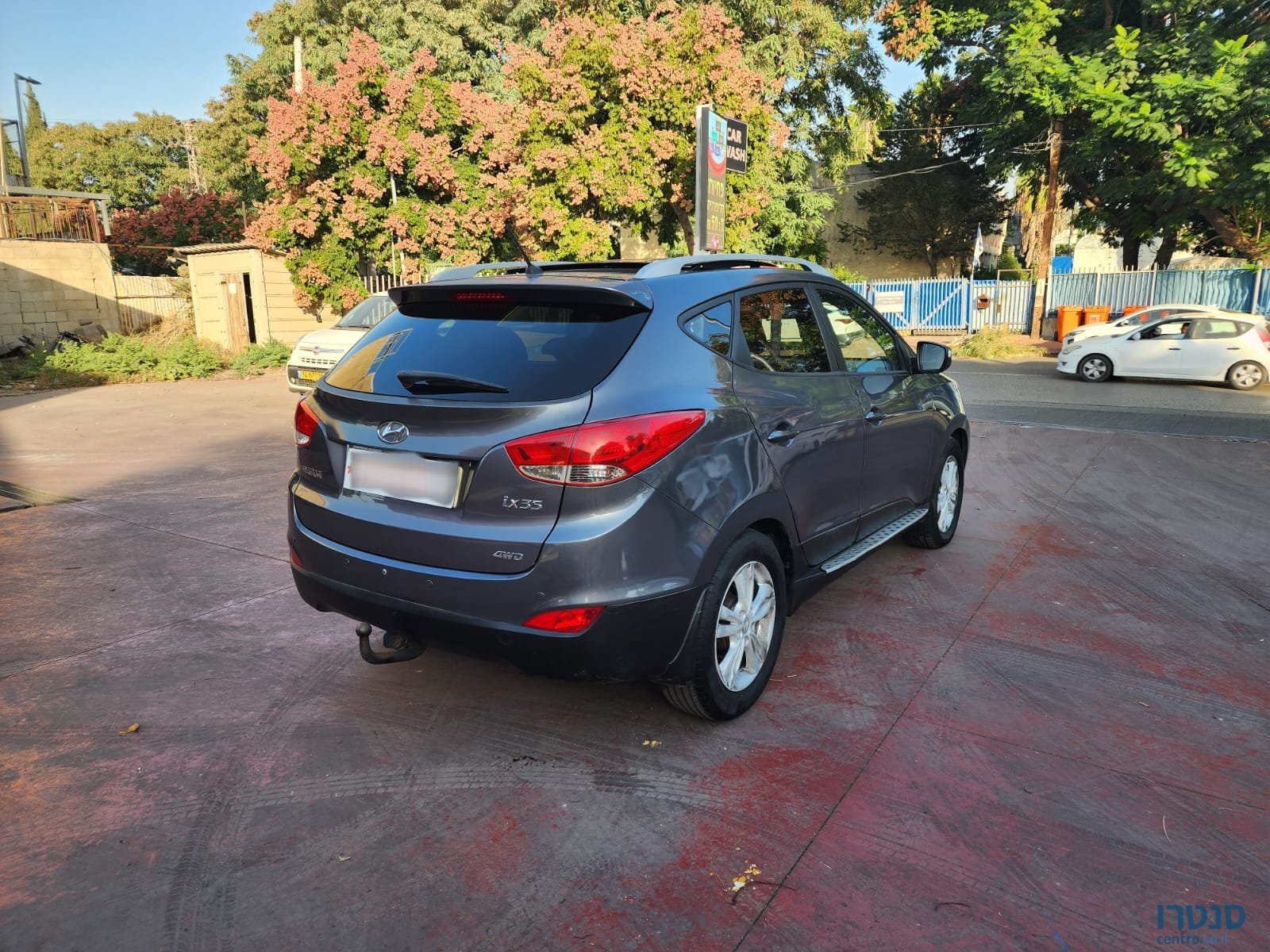 2011' Hyundai ix35 photo #5