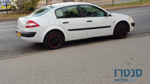 2008' Renault Megane photo #1