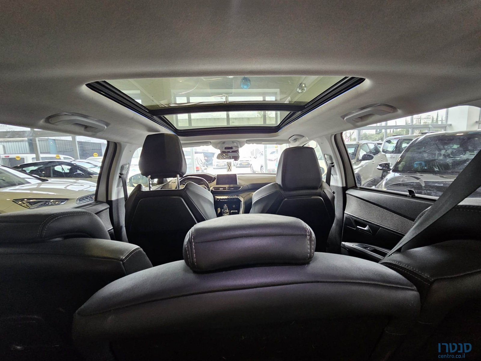 2019' Peugeot 5008 photo #6