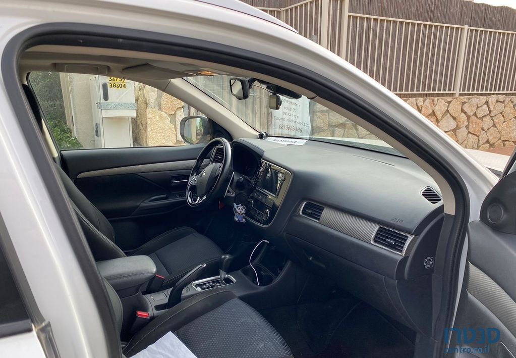 2016' Mitsubishi Outlander מיצובישי אאוטלנדר photo #6