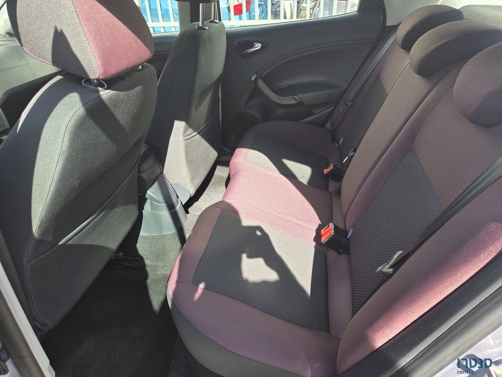 2016' SEAT Ibiza photo #4