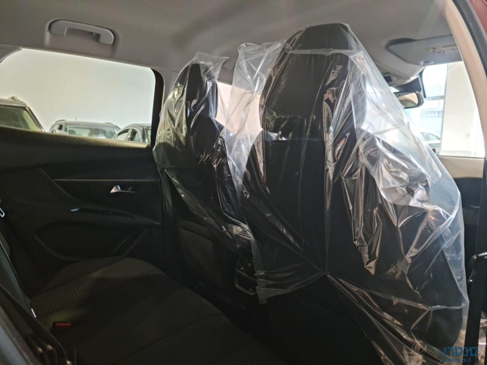 2018' Peugeot 3008 photo #6