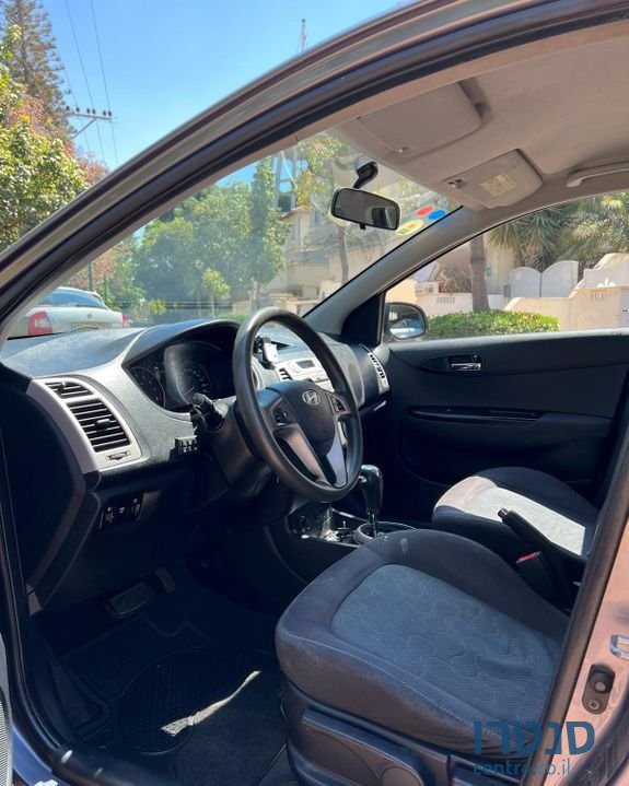 2010' Hyundai i20 יונדאי photo #5