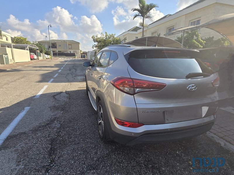 2018' Hyundai Tucson Luxury photo #3