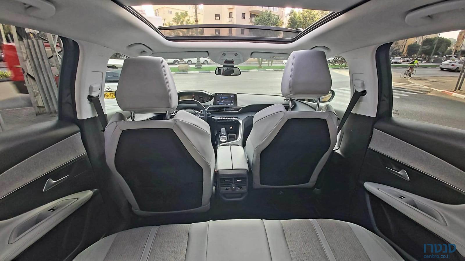 2017' Peugeot 3008 photo #5