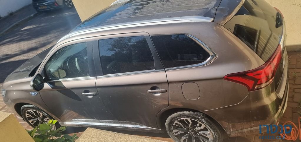2018' Mitsubishi Outlander מיצובישי אאוטלנדר photo #3