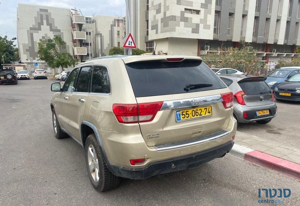 2011' Jeep Grand Cherokee ג'יפ גרנד צ'ירוקי photo #3