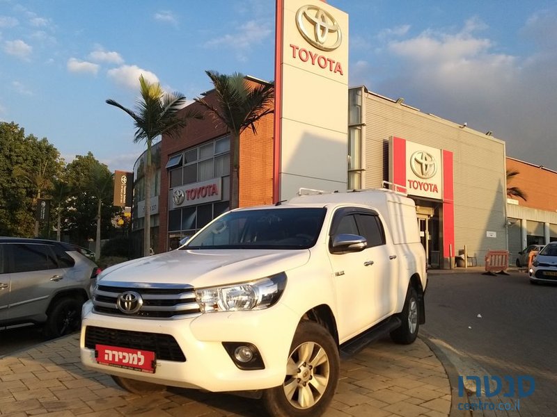 2017' Toyota Hilux טויוטה היילקס photo #1