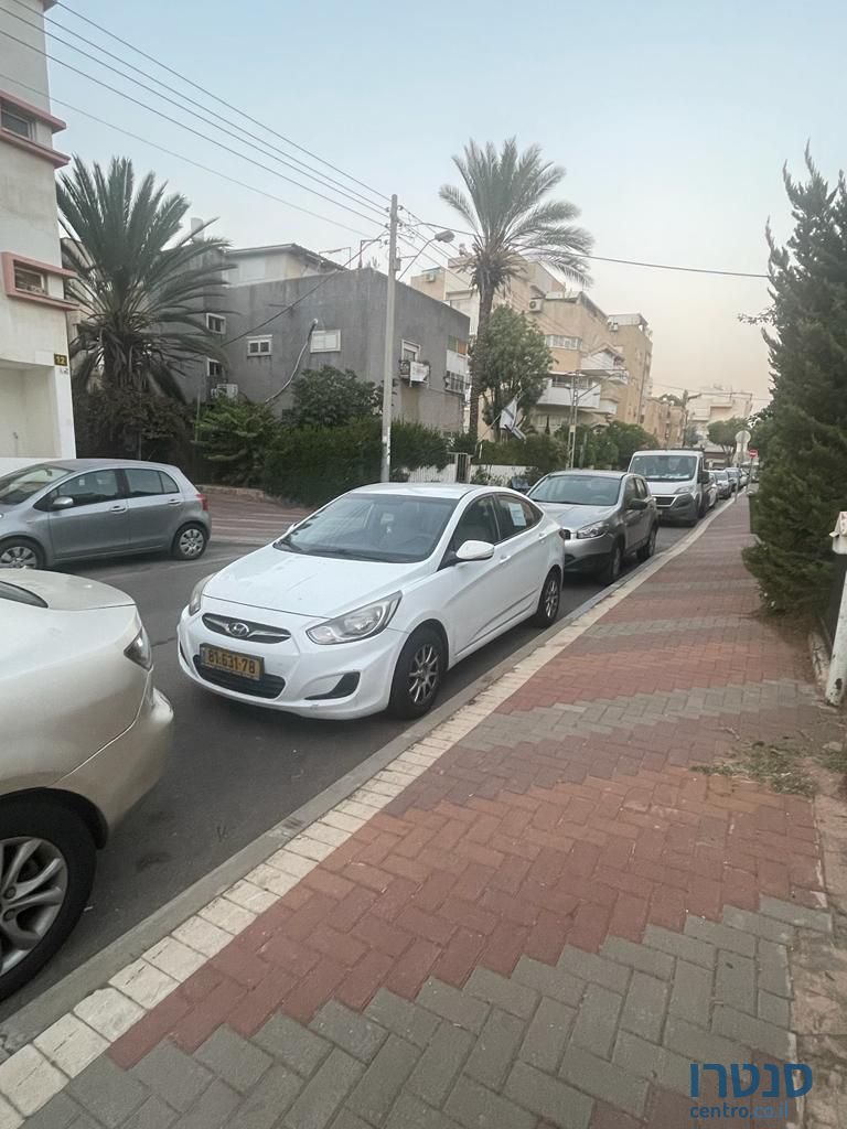 2012' Hyundai i25 יונדאי photo #3