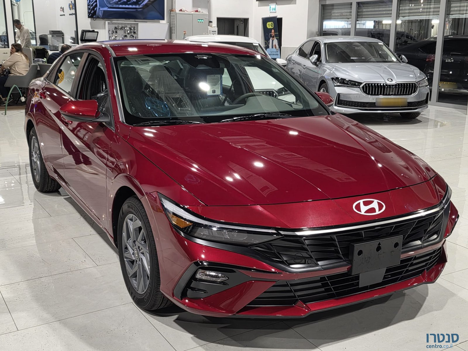 2025' Hyundai Elantra photo #2