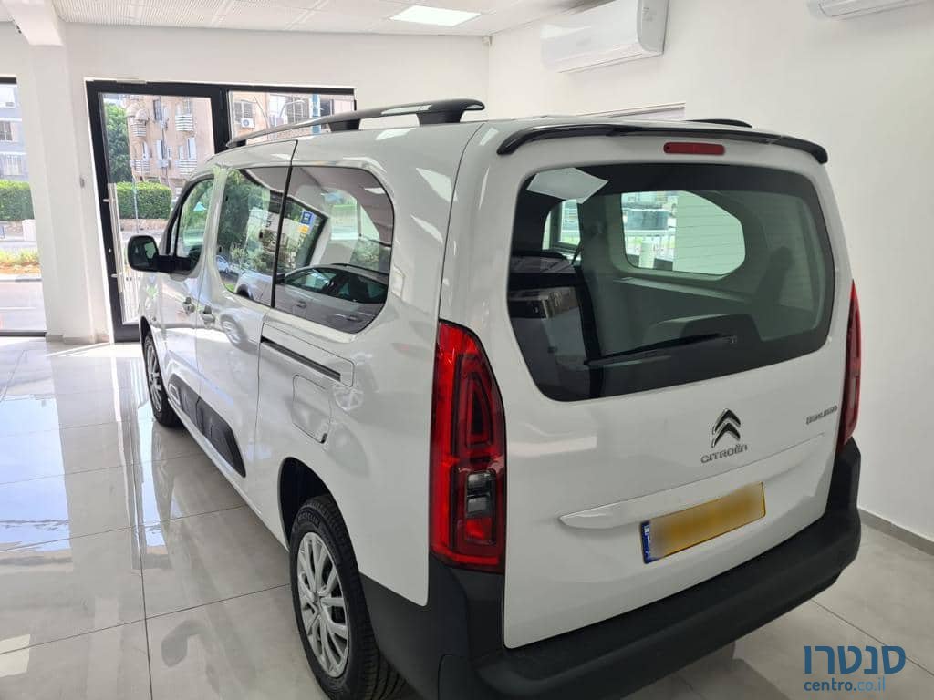 2022' Citroen Berlingo photo #3