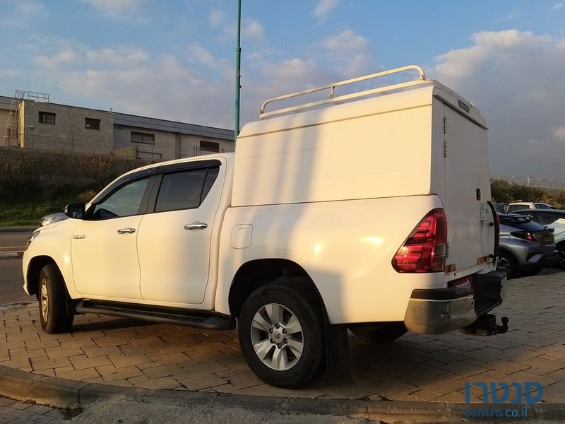 2017' Toyota Hilux טויוטה היילקס photo #4