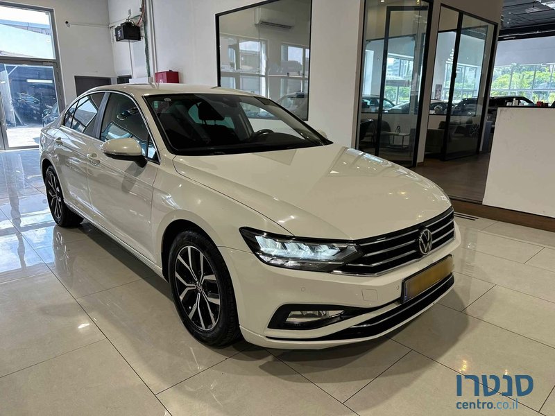 2021' Volkswagen Passat photo #2