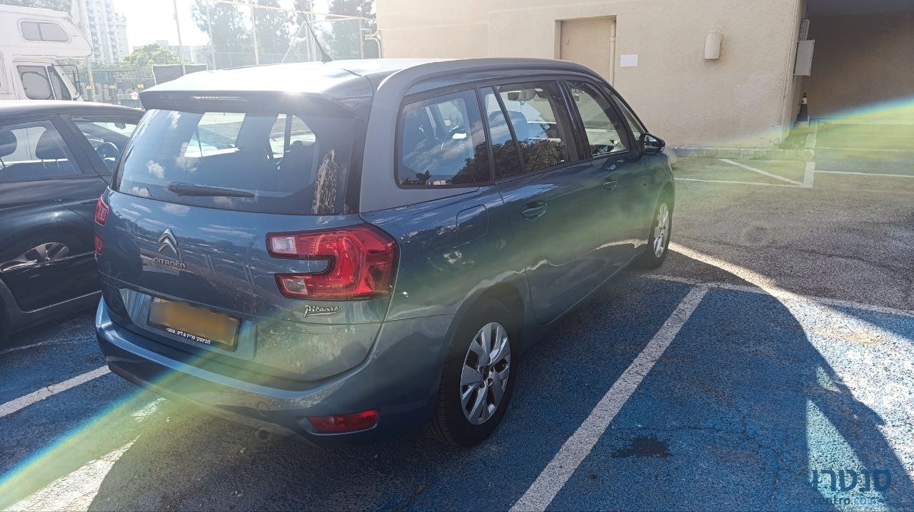 2016' Citroen C4 Picasso Comfort Pack photo #5