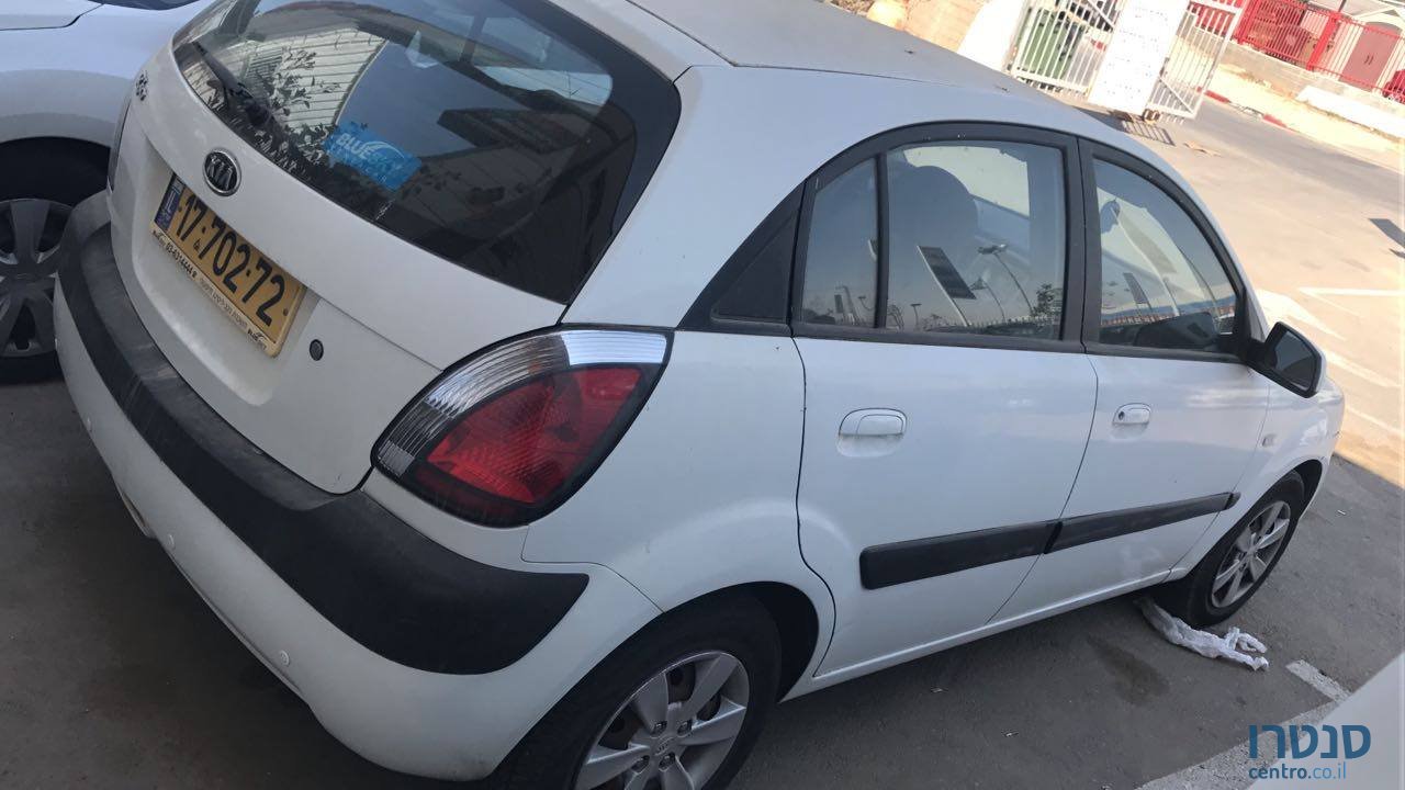 2010' Kia Rio photo #1