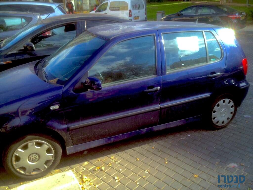 2001' Volkswagen Polo photo #1