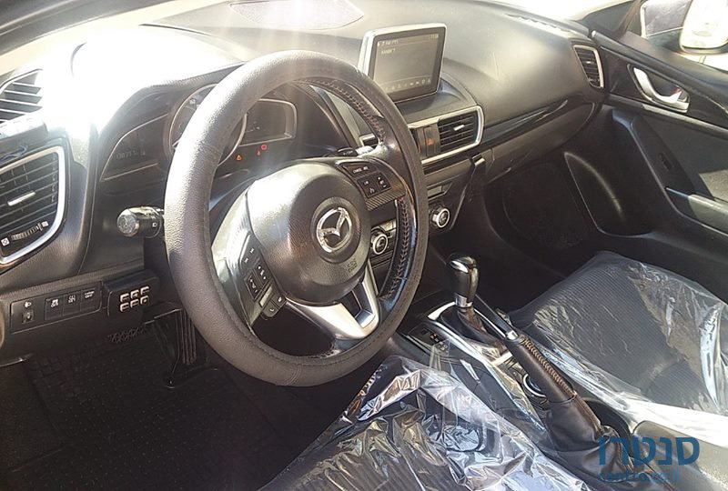 2014' Mazda 3 photo #3