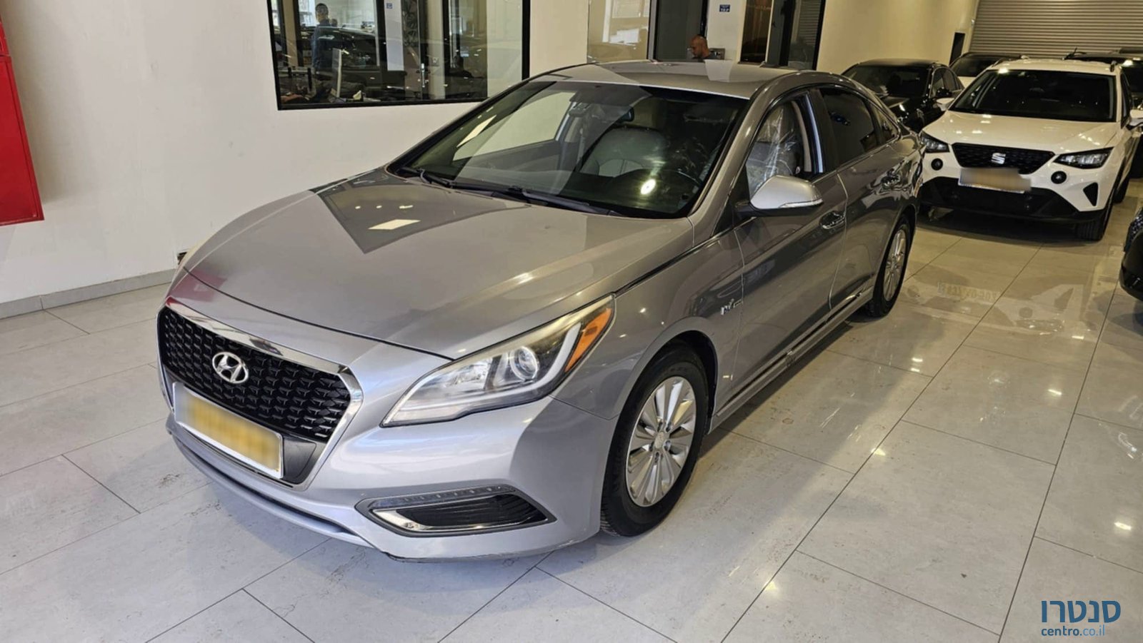 2016' Hyundai Sonata photo #2