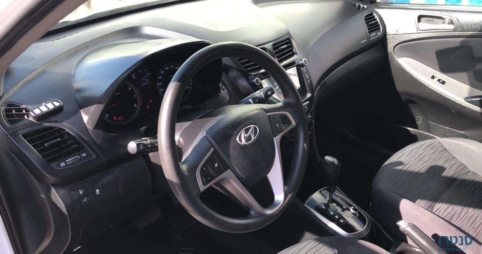 2017' Hyundai i25 יונדאי I25 photo #3